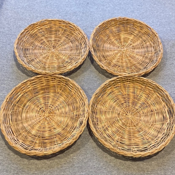 Other - Set of 4 Wicker Basket Paper Plate Holders
